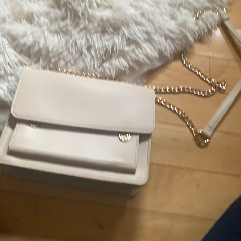 Brand new Forever 21 cream & gold decal bag!